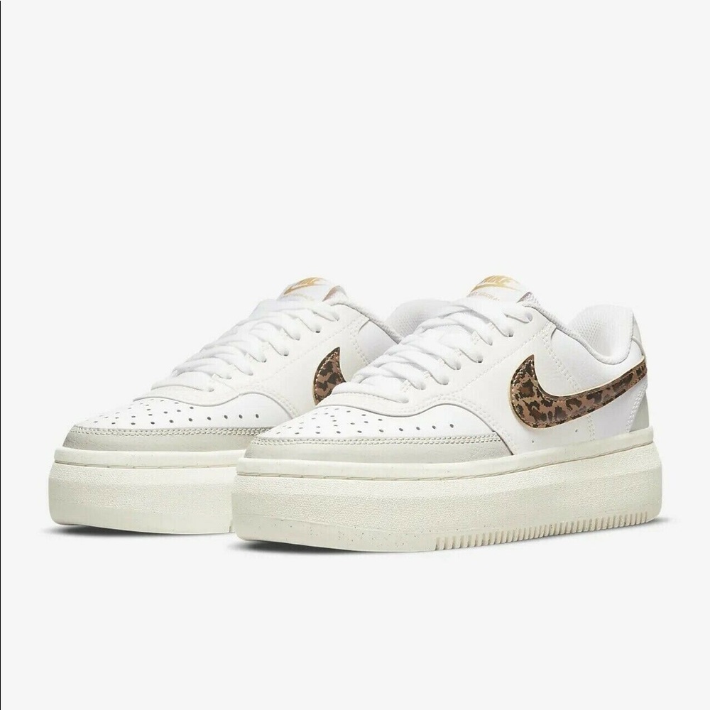 Nike D02791-100 leopard check